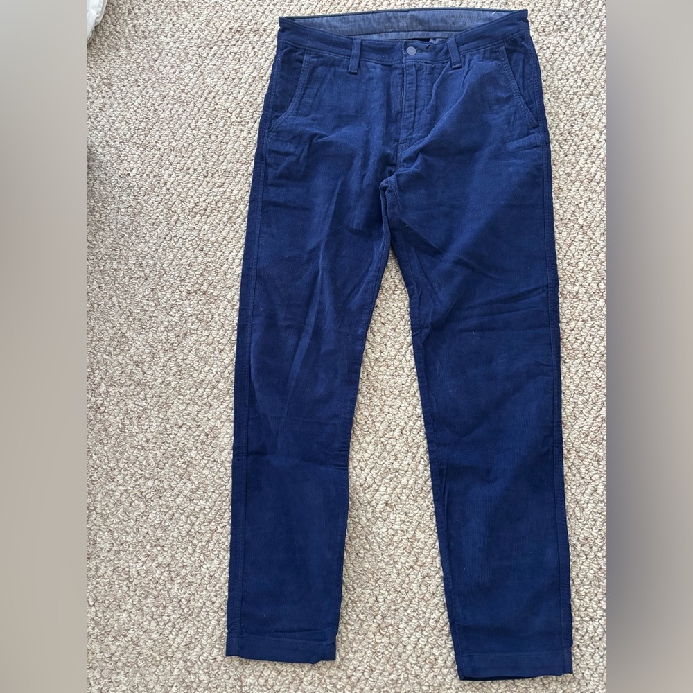 Levi’s straight fit cords